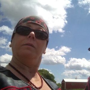 Meet your Posher, Suzanne